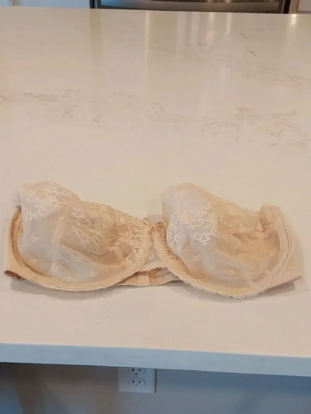 Vanity Fair Strapless Bra...Size 36D...New